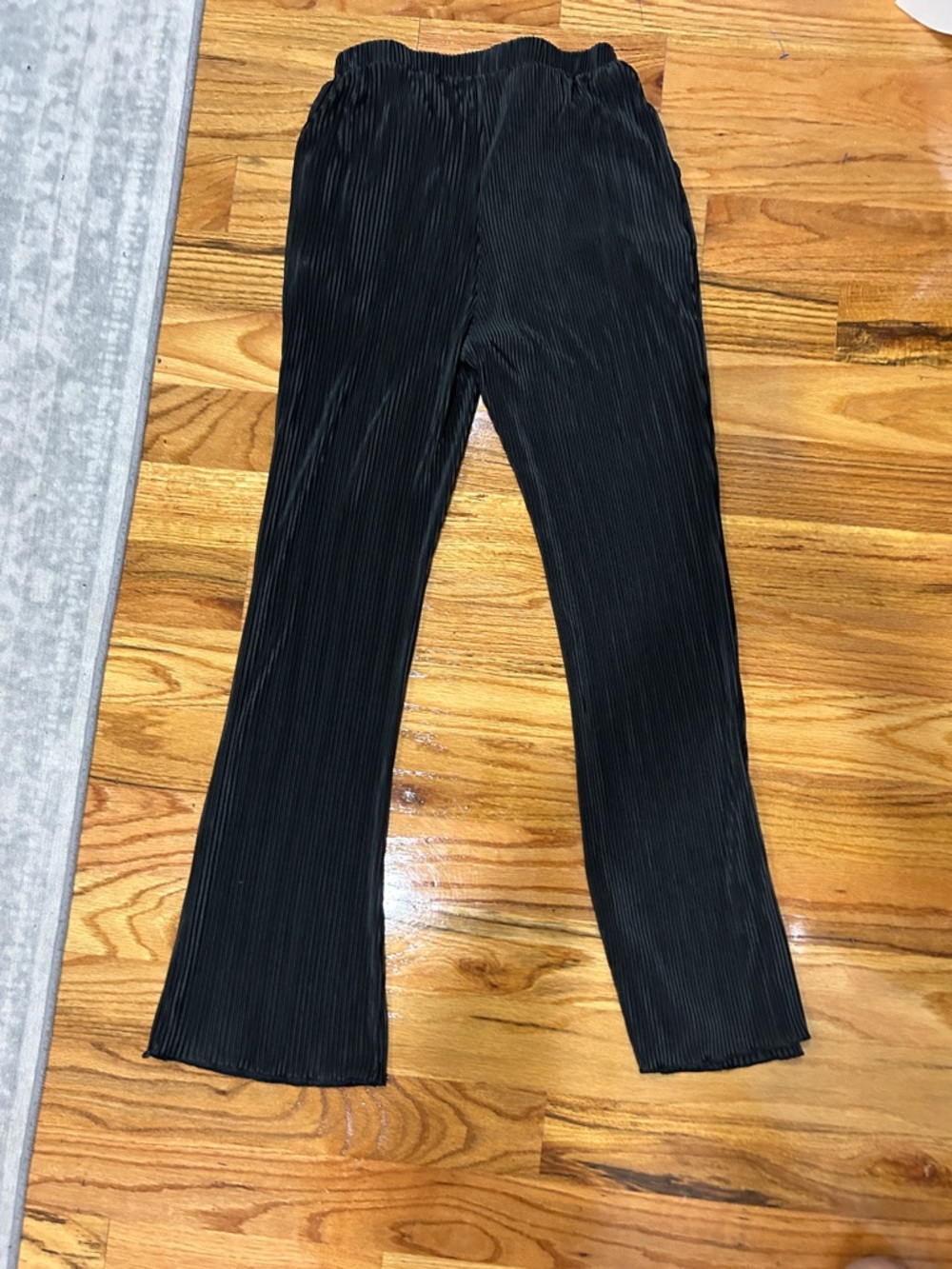 Gilli Black Pleated Wide-Leg Pants - Picture 4 of 6